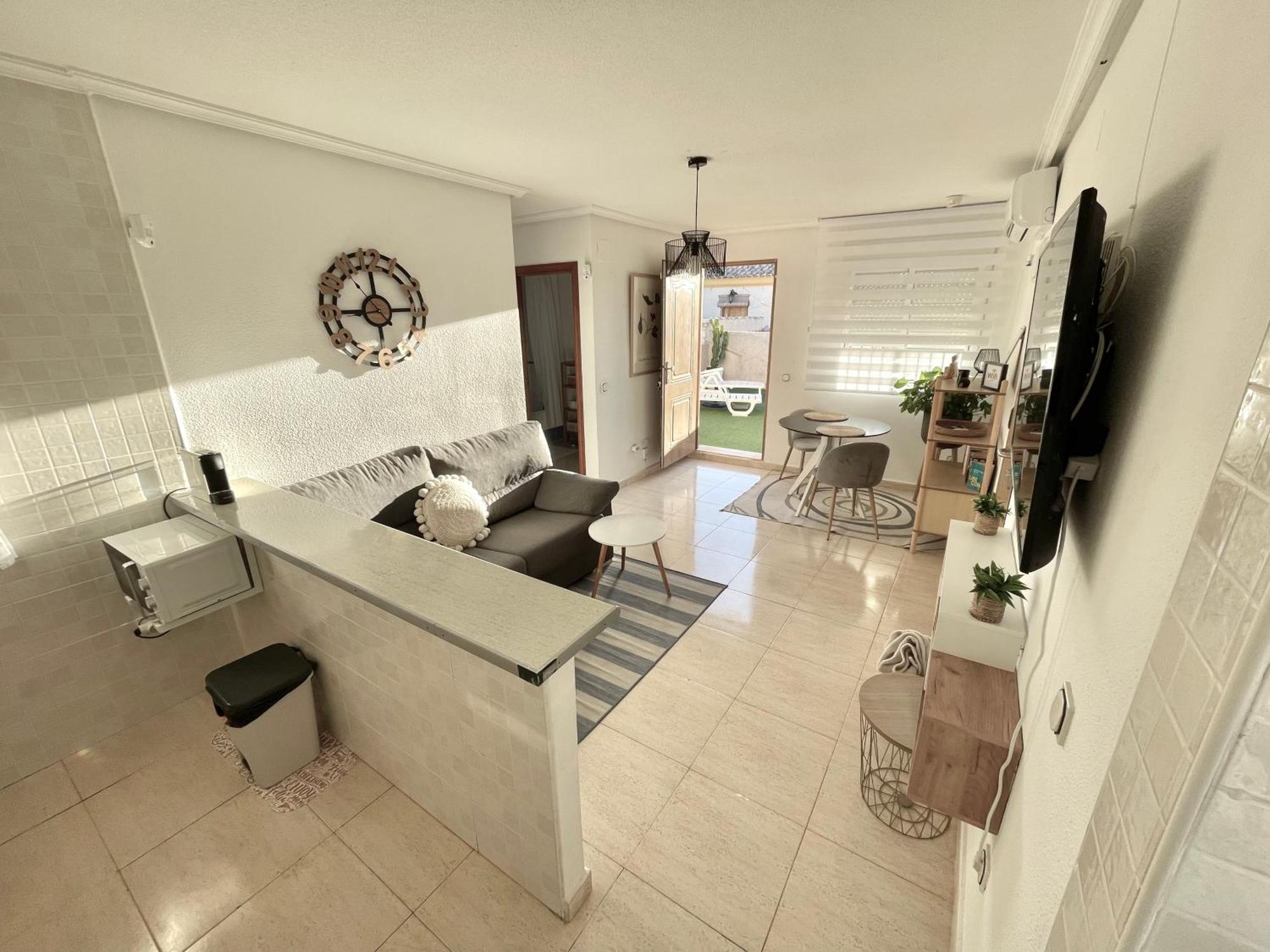 Pretty Bungalow With Private Terrace Полоп Екстериор снимка