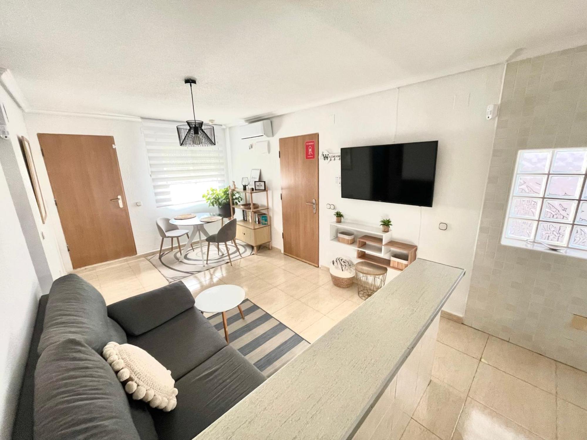 Pretty Bungalow With Private Terrace Полоп Екстериор снимка